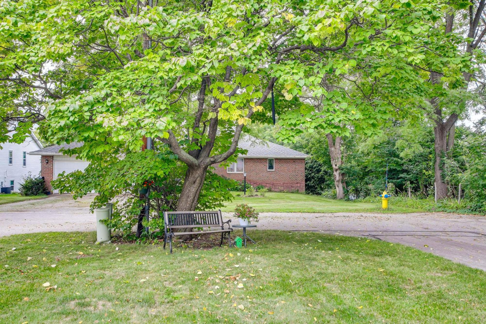 Historic Home With Sunroom - 5 Mi To Lambeau Field! De Pere Exterior photo